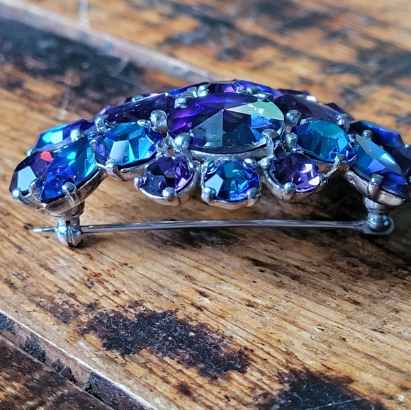 Signed Schiaparelli Brooch Domed Openwork Swarovski Crystal Silver Tone Back - Picture 4 of 7